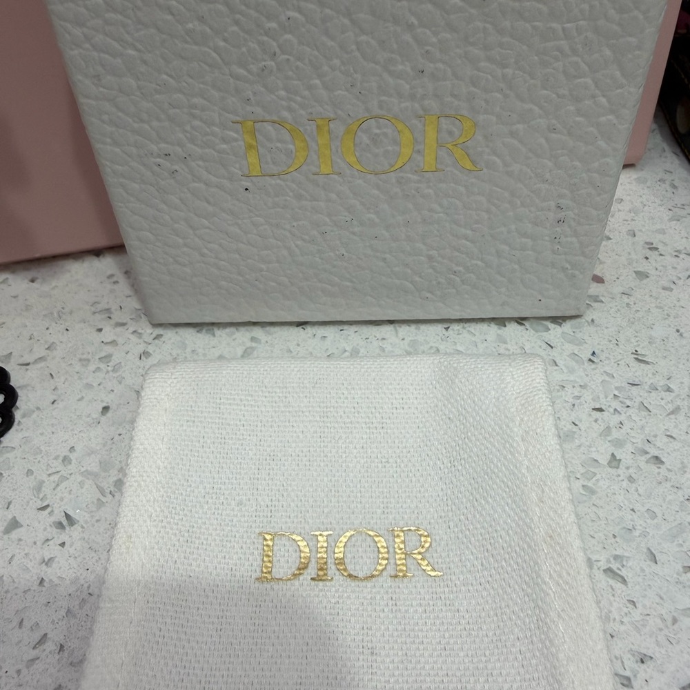 #235 Dior Gold Heart and Pearl Earrings - Picture 10 of 13